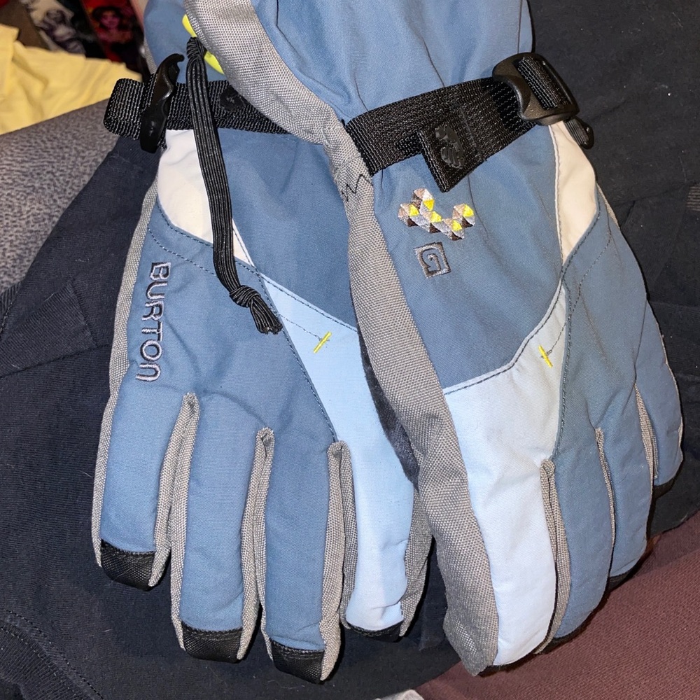Burton woman’s gloves
